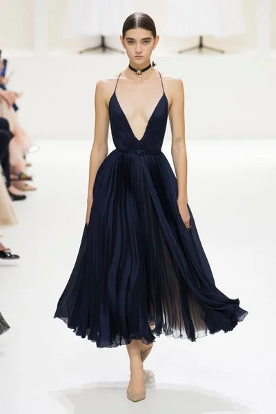 Look 17